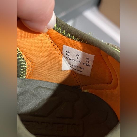 Merrell size 7 - Picture 2 of 2